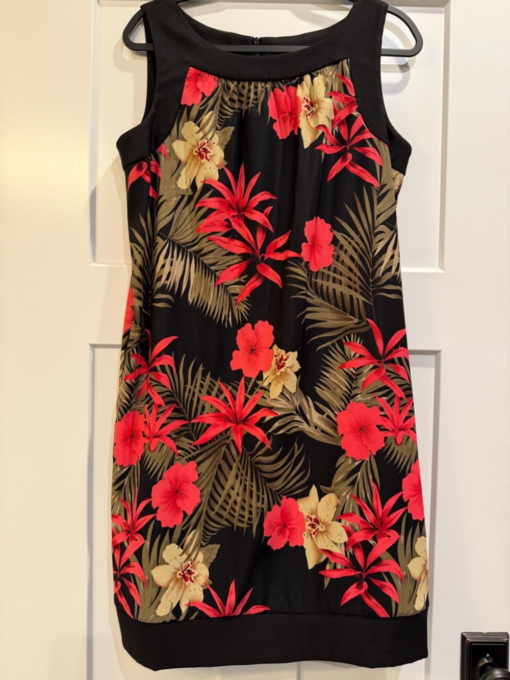 Black Tropical Hibiscus Floral Print Shift Dress w/ Coral & Beige Blooms Size 12